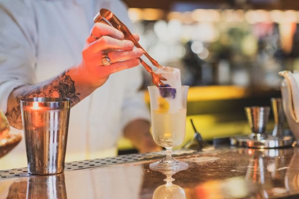 Glaçons fumée : le secret pour des cocktails éblouissants